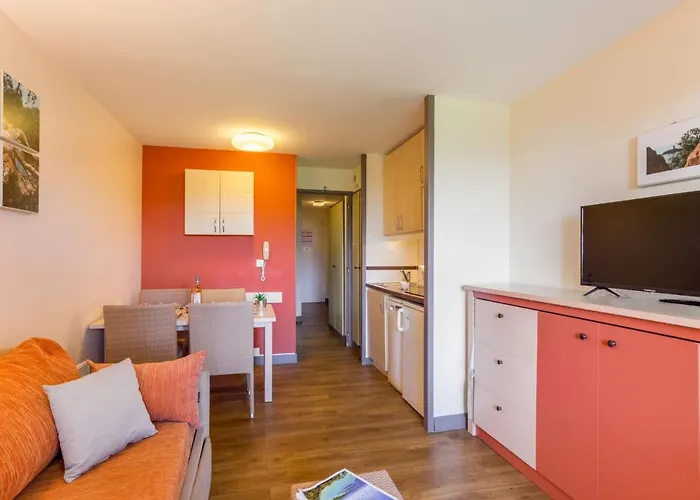 Le Belvedere - R9 137 By Interhome Apartamento Saint-Raphaël